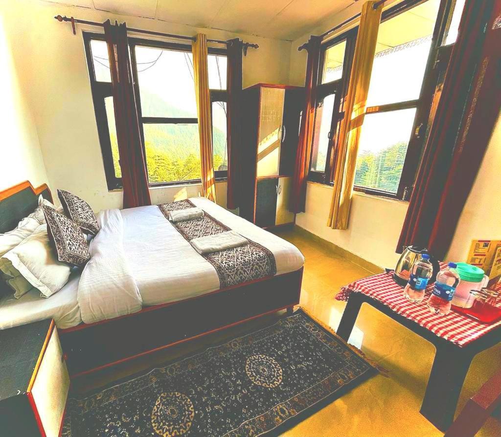 The Lake Cottage By Vrb Hotels Dharamshala Bagian luar foto